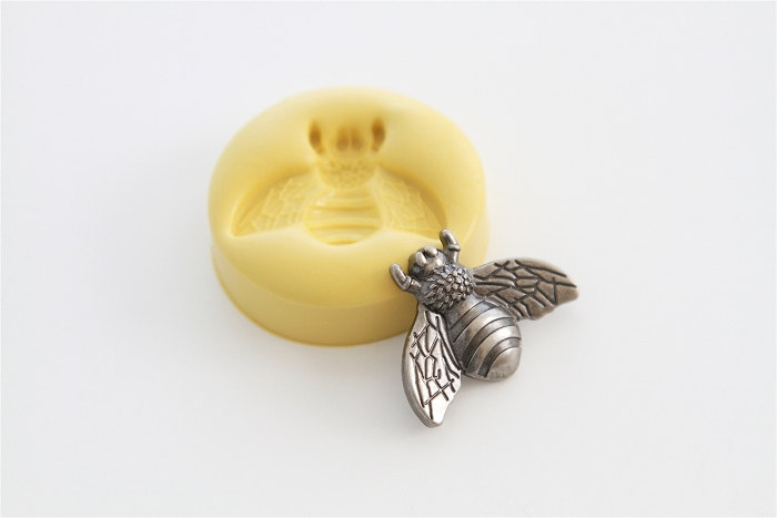 BUMBLE BEE medium Flexible Mold/Mould Crafts Jewelry by Molds